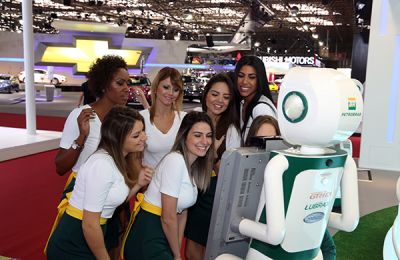 Robô estará na Brasil Signage Expo 2015