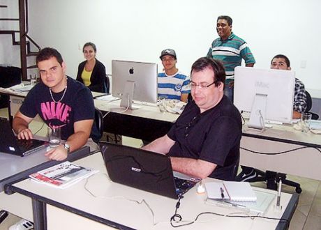 Getulino Pacheco ministra curso Criação sem limites no Illustrator CS5